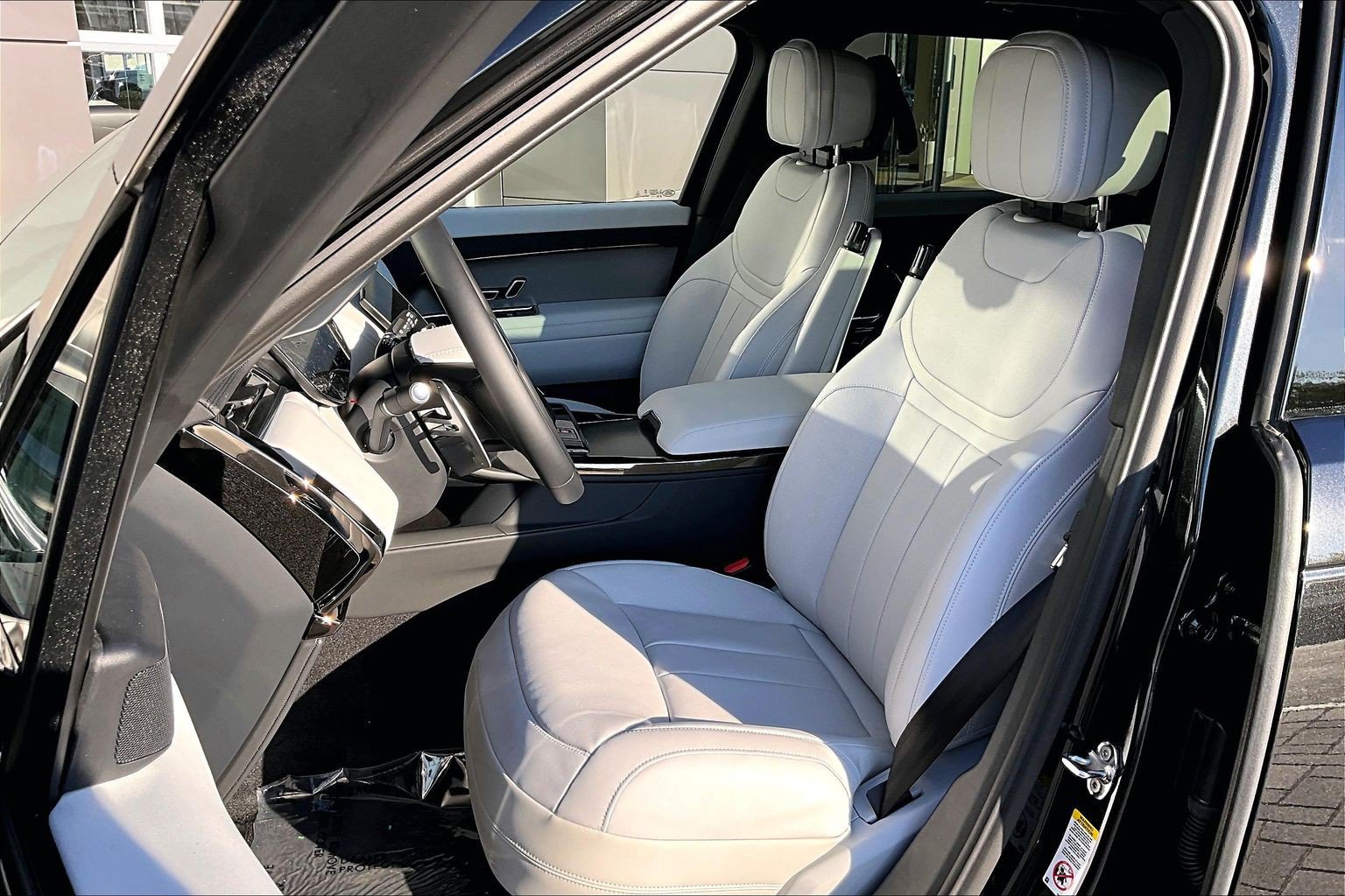 New 2027 Land Rover Range Rover Sport SE AWD/4WD image 9