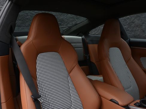 Certified 2023 Porsche 911 Carrera 4S AWD/4WD image 31