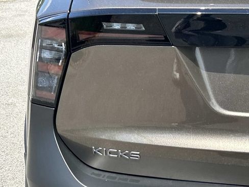 New 2026 Nissan Kicks SR w/ SR Premium Package AWD/4WD image 12