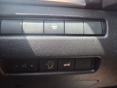 Used 2023 Nissan Rogue SV w/ SV Premium B Package FWD image 12