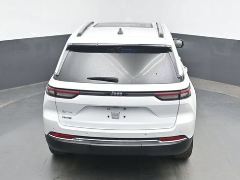 Used 2022 Jeep Grand Cherokee Limited 4xe w/ Luxury Tech Group II AWD/4WD image 39