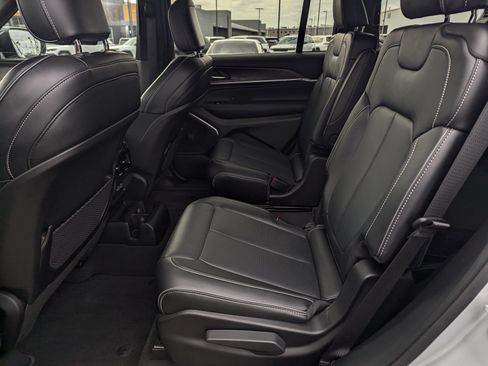 Certified 2025 Jeep Grand Cherokee L Overland w/ MOPAR Finishing Package AWD/4WD image 8