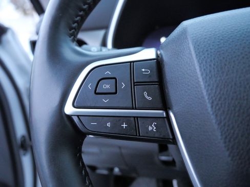 Used 2023 Toyota Highlander Limited image 28