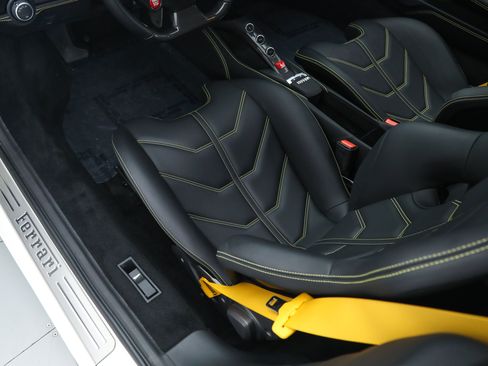 Used 2017 Ferrari 488 GTB RWD image 26