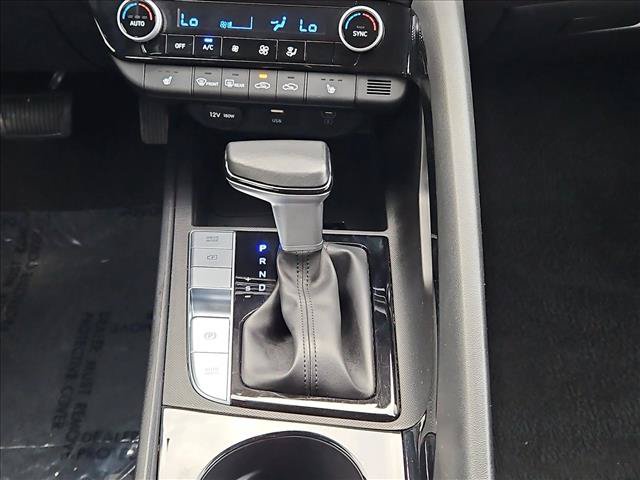Used 2025 Hyundai Elantra SEL FWD image 12