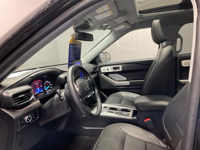 Used 2023 Ford Explorer Limited w/ Limited Technology Package AWD/4WD image 16