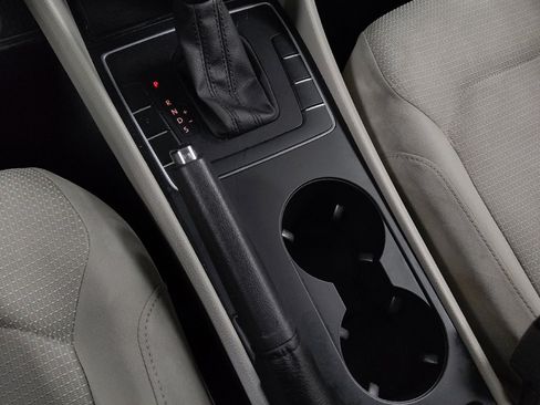 Used 2016 Volkswagen Passat 1.8T S image 26