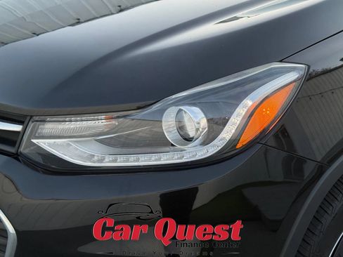 Used 2019 Chevrolet Trax LT w/ LT Convenience Package AWD/4WD image 22
