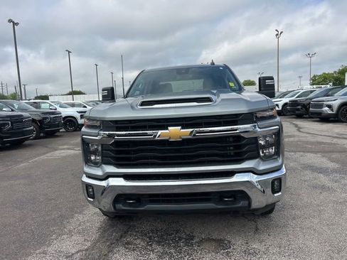 Used 2025 Chevrolet Silverado 2500 LT w/ Convenience Package AWD/4WD image 8