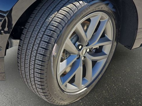 New 2026 Land Rover Range Rover Velar Dynamic SE image 33