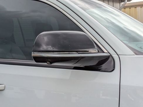 Used 2023 Jeep Wagoneer Series III w/ Premium Group I image 12