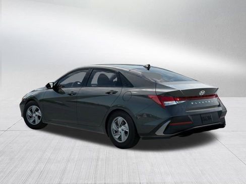 New 2026 Hyundai Elantra SE FWD image 5
