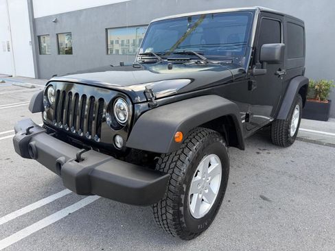 Used 2018 Jeep Wrangler Sport AWD/4WD image 2