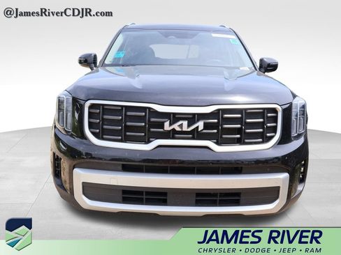 Used 2025 Kia Telluride S FWD image 5