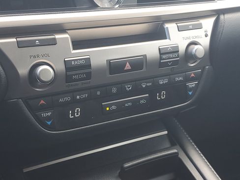 Used 2018 Lexus ES 350 w/ Accessory Package 2 FWD image 29