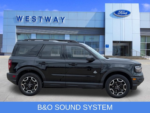 Used 2023 Ford Bronco Sport Outer Banks w/ Tech Package AWD/4WD image 2
