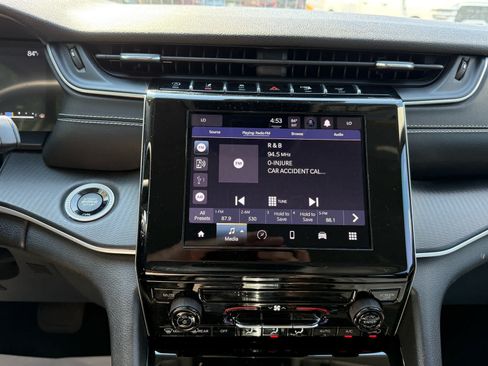Used 2023 Jeep Grand Cherokee Laredo RWD image 17
