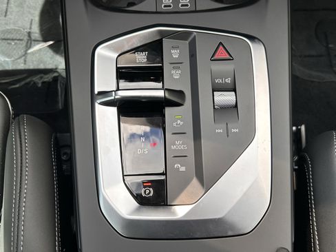 Used 2025 BMW M235i xDrive w/ Premium Package image 13