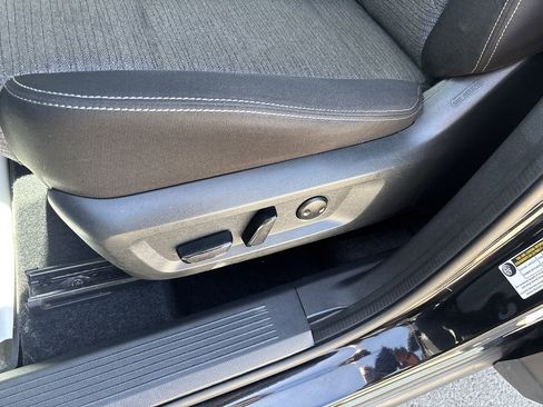 Used 2021 Nissan Rogue SV image 21