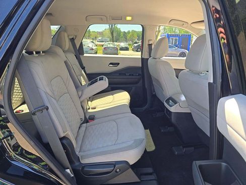 Used 2022 Nissan Pathfinder SV w/ Cargo Package FWD image 4