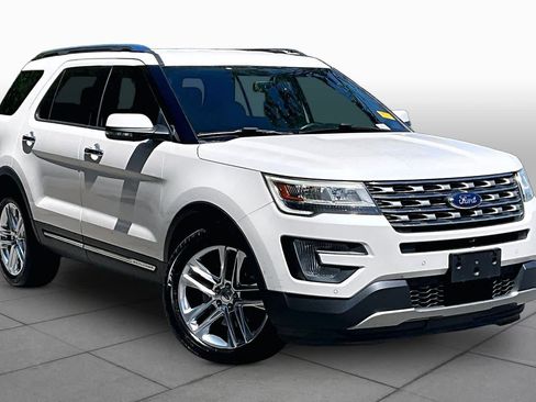 Used 2017 Ford Explorer Limited FWD image 3