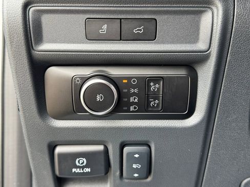 Used 2024 Ford Expedition Limited AWD/4WD image 18