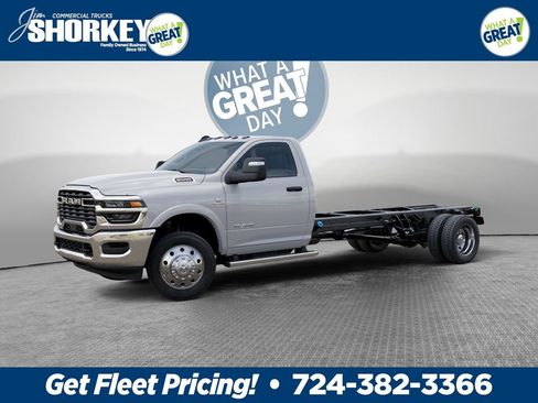 New 2026 RAM 5500 4x4 Regular Cab image 3