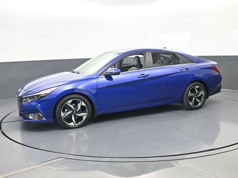 Used 2023 Hyundai Elantra Limited FWD image 2