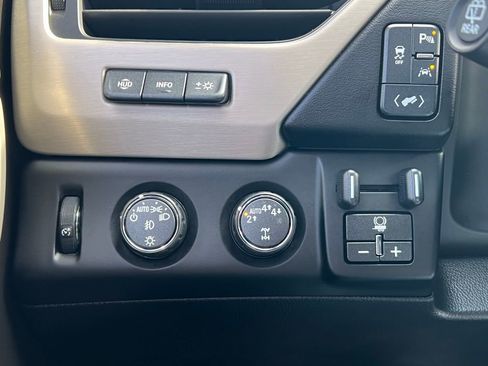 Used 2019 GMC Yukon Denali w/ Open Road Package image 32