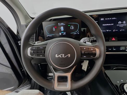 Used 2023 Kia Sportage LX image 18