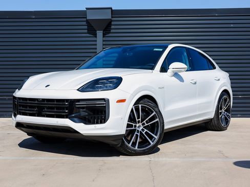 New 2025 Porsche Cayenne Turbo image 1