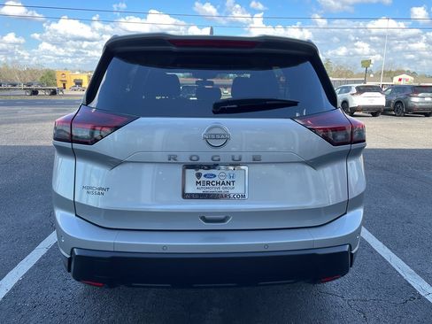 Used 2025 Nissan Rogue SV image 16