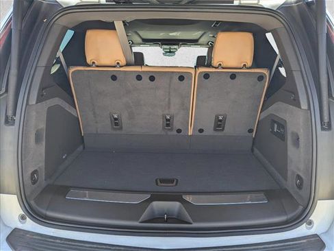 Used 2021 Cadillac Escalade Premium Luxury image 17