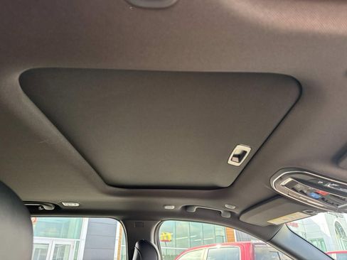 New 2026 Jeep Grand Cherokee Altitude image 10