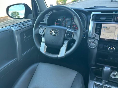 Used 2022 Toyota 4Runner SR5 Premium image 9