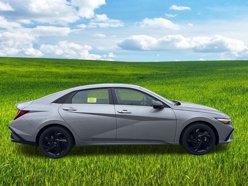 New 2026 Hyundai Elantra SEL Sport Premium FWD image 8