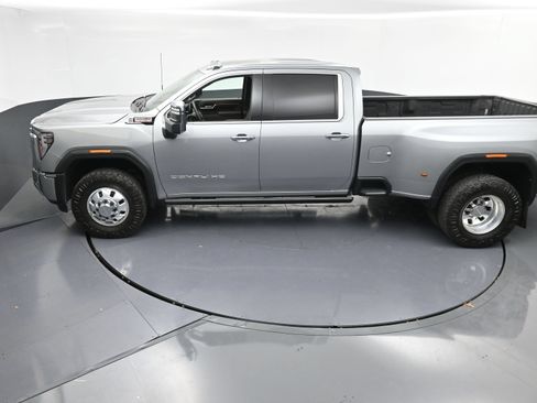 Used 2025 GMC Sierra 3500 Denali w/ Denali Reserve Package AWD/4WD image 36