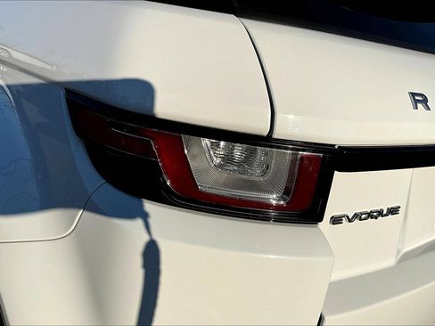 Used 2017 Land Rover Range Rover Evoque SE AWD/4WD image 23