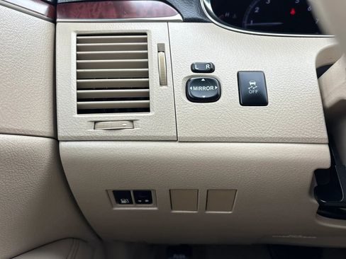 Used 2011 Toyota Avalon image 25