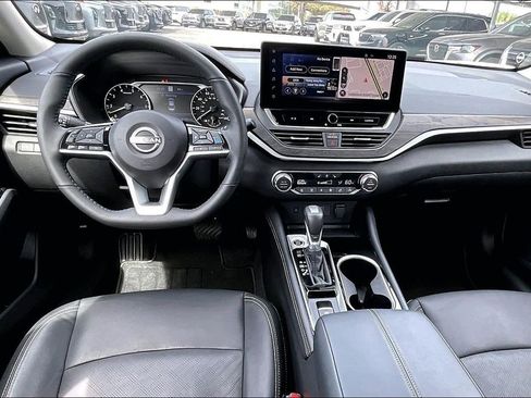 Used 2025 Nissan Altima 2.5 SL AWD/4WD image 17