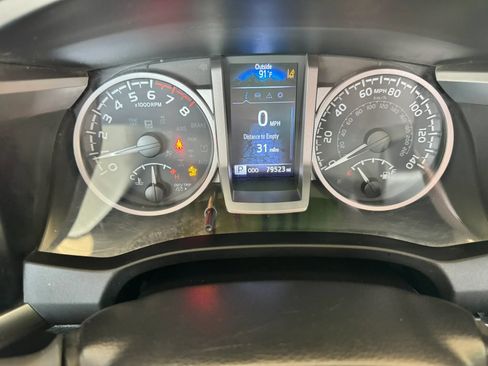 Used 2022 Toyota Tacoma SR5 RWD image 13