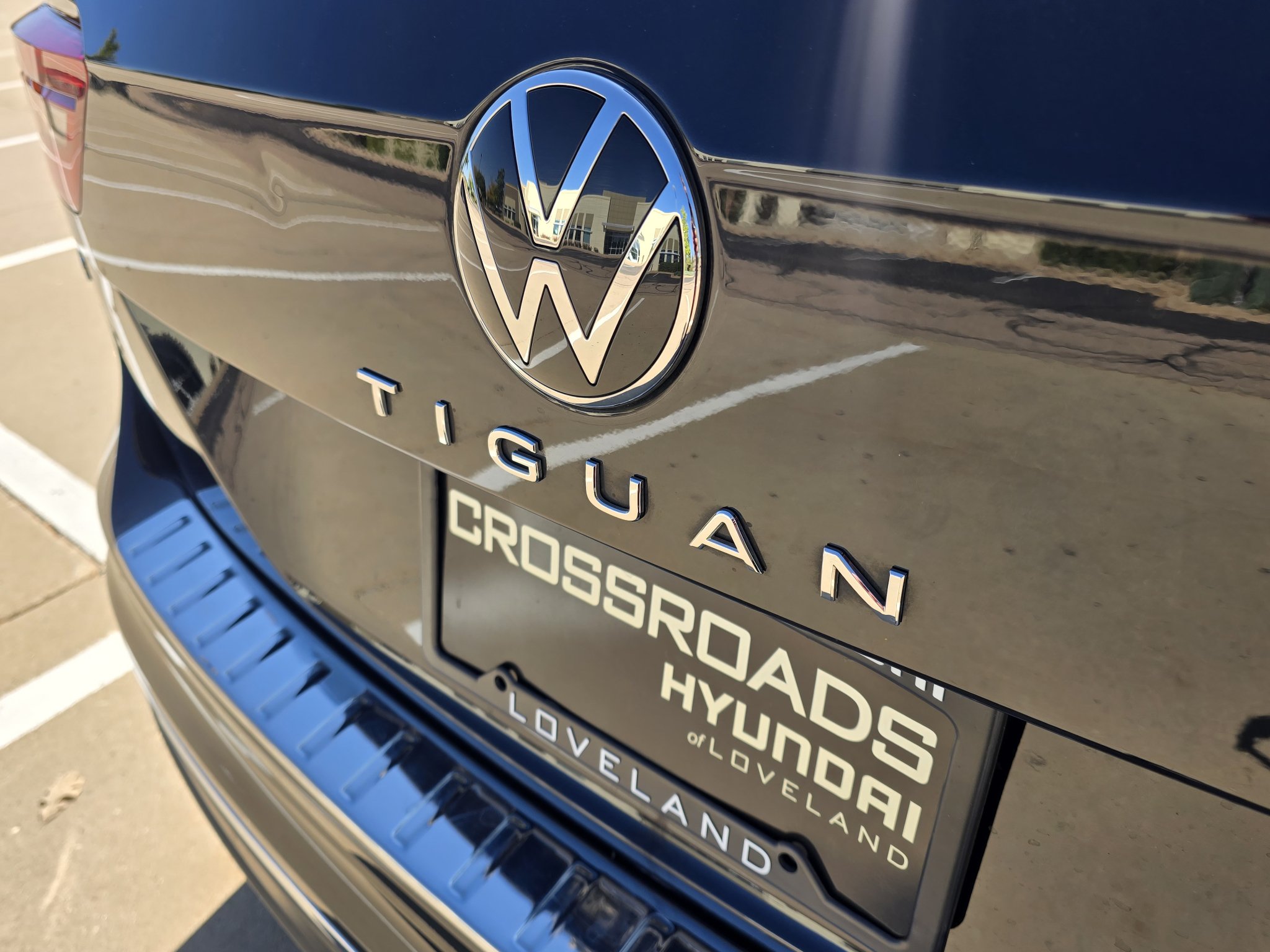 Used 2024 Volkswagen Tiguan SE AWD/4WD image 12