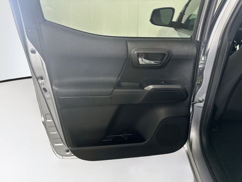 Used 2019 Toyota Tacoma TRD Off-Road RWD image 24
