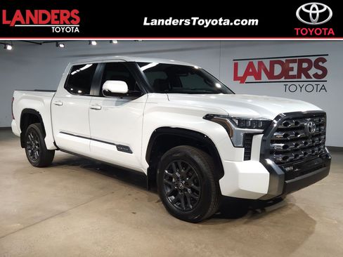 Used 2025 Toyota Tundra Platinum AWD/4WD image 1
