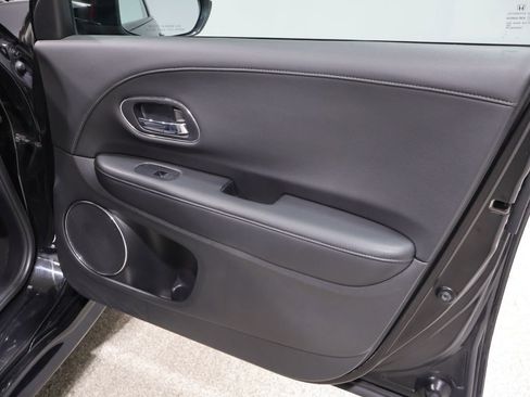 Used 2019 Honda HR-V Touring image 26