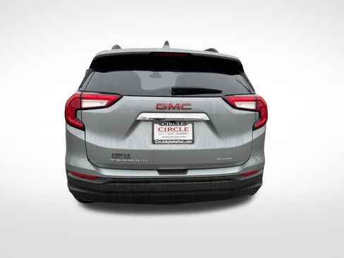 Used 2023 GMC Terrain SLE w/ Driver Convenience Package image 6