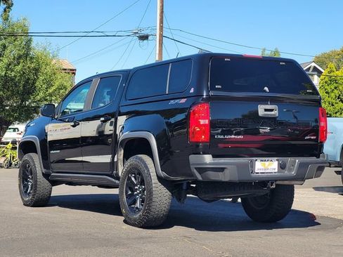 Used 2021 Chevrolet Colorado ZR2 w/ ZR2 Midnight Special Edition AWD/4WD image 8
