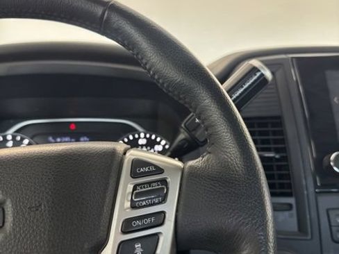 Used 2024 Nissan Titan SV w/ SV Convenience Package RWD image 12