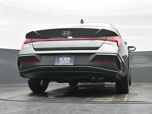Certified 2025 Hyundai Elantra SEL image 29
