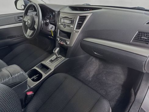 Used 2010 Subaru Outback 2.5i image 32